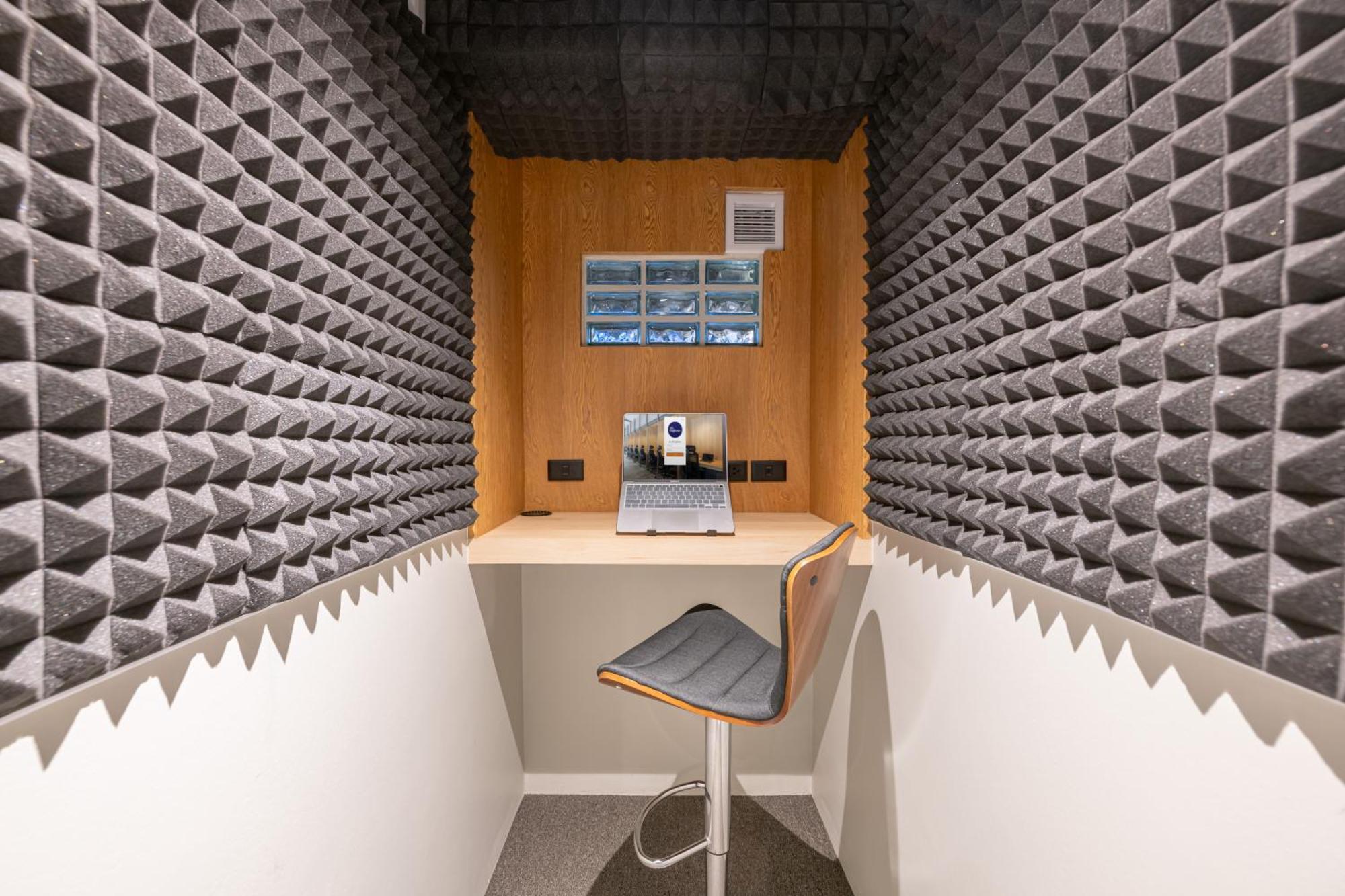 צ'יאנג מאי Alt Pingriver Coworking & Coliving Space מראה חיצוני תמונה